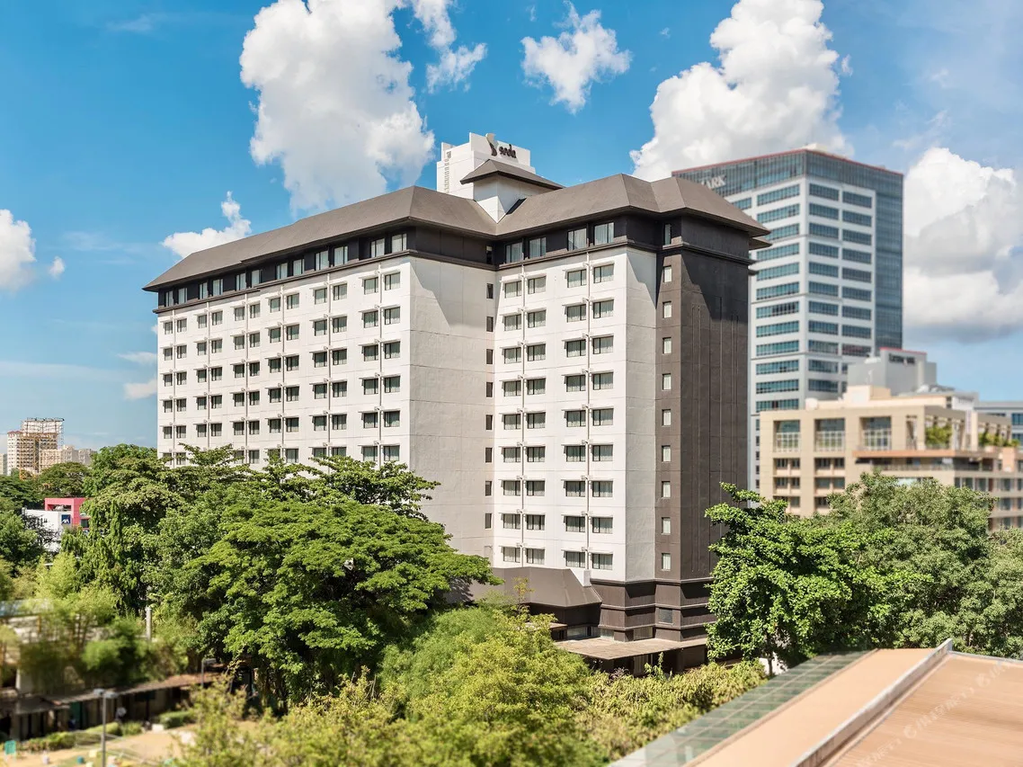 Seda Ayala Center Cebu — rooms and atmosphere