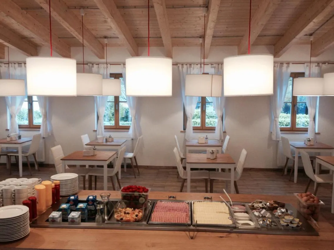 Seehotel am Hallstättersee — rooms and atmosphere