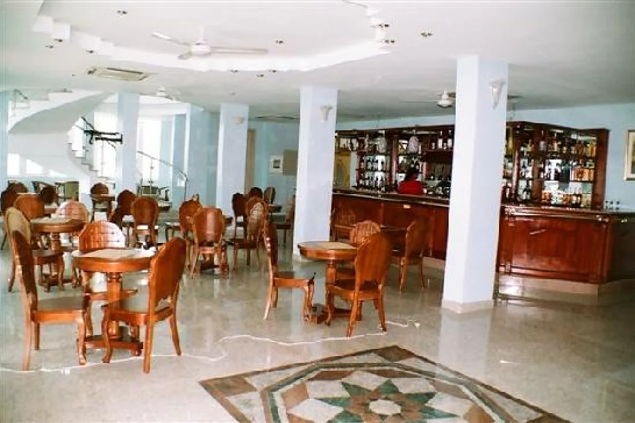 Seghen International Hotel — ภาพห้องพักและบรรยากาศ