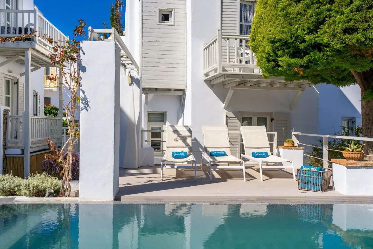 Semeli Hotel Mykonos — rooms and atmosphere