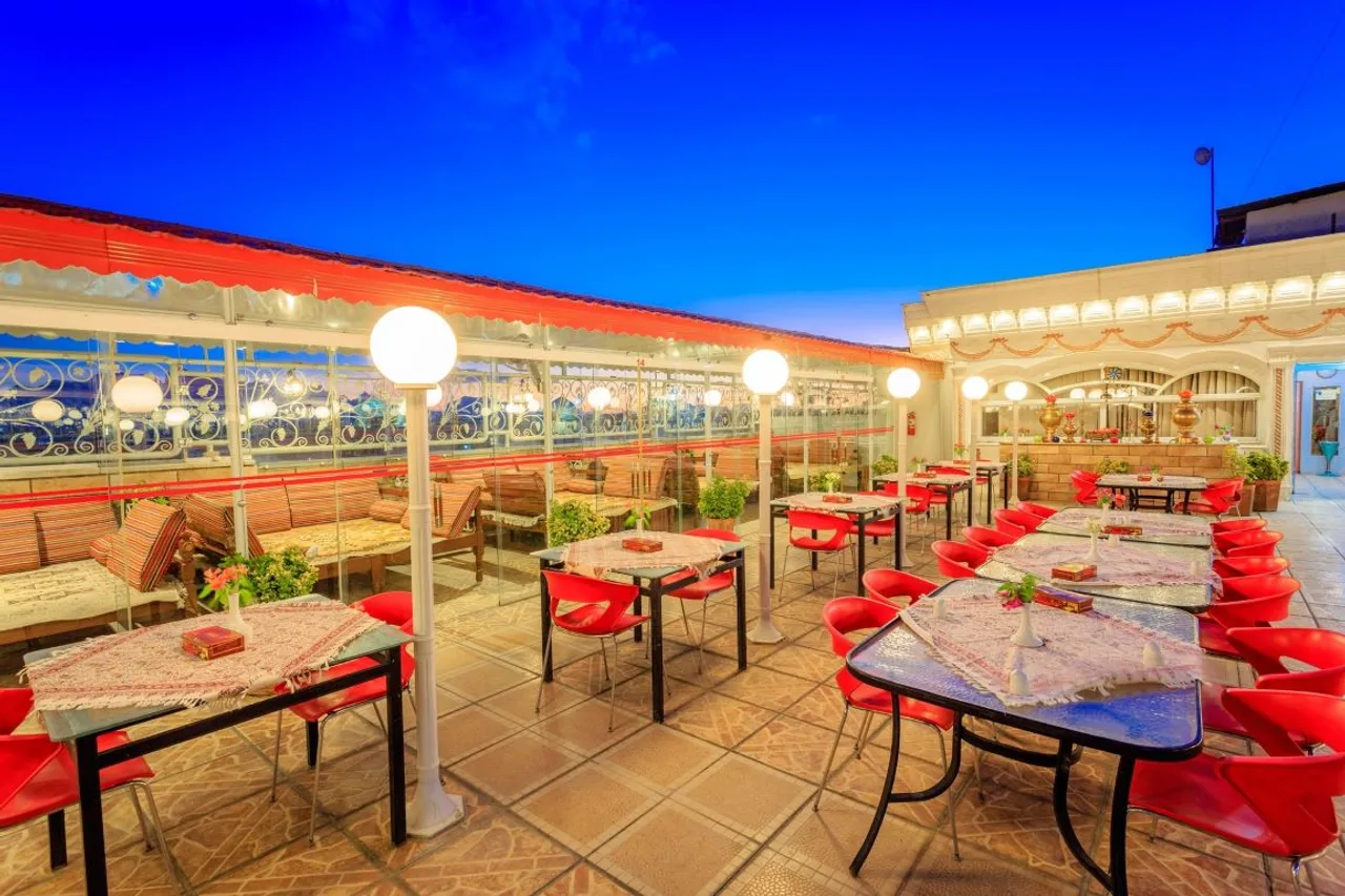 Setareh Hotel — ภาพห้องพักและบรรยากาศ