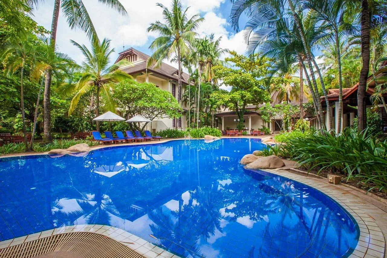 10 โรงแรมเวียงจันทน์ ลาวน่าพักที่สุด — Vientiane Centre · Mekong Riverside · Setthathirath (รีวิวลึก 2026 + 🛕 Pha That Luang gold stupa + 🌊 Mekong riverside + 🏛️ Patuxai victory monument + 🚉 รถไฟจีน-ลาว)