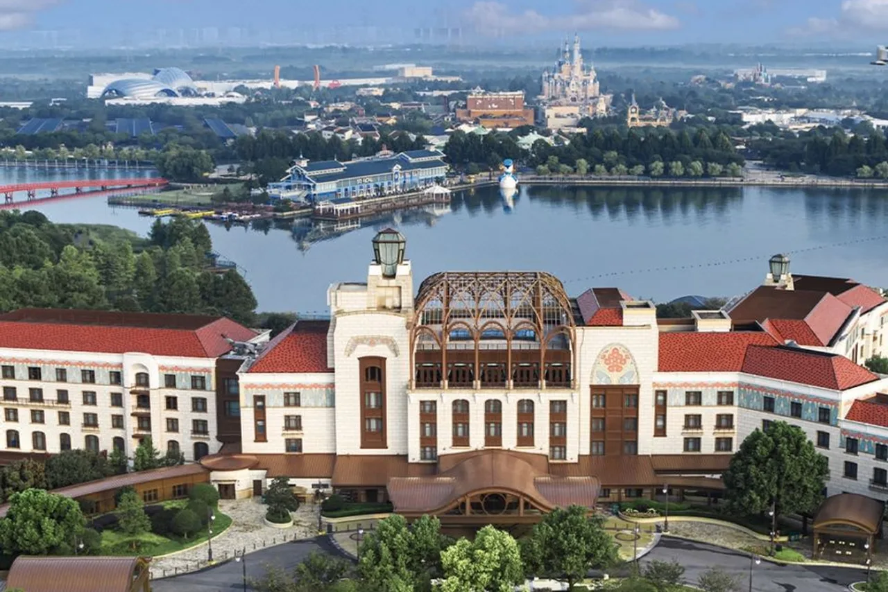 2 โรงแรมในเครือ Disney แท้ ๆ ที่ Shanghai Disney Resort — เทียบ Disneyland Hotel กับ Toy Story Hotel