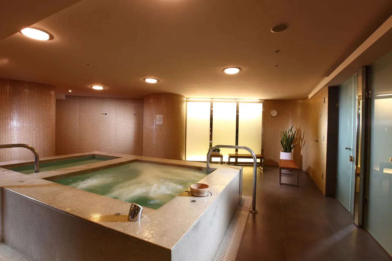 Shangri-La Far Eastern Plaza Hotel Tainan — rooms and atmosphere