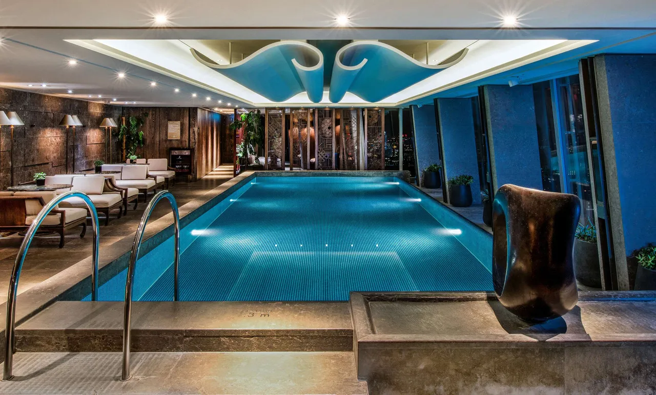 Shangri-La The Shard — rooms and atmosphere