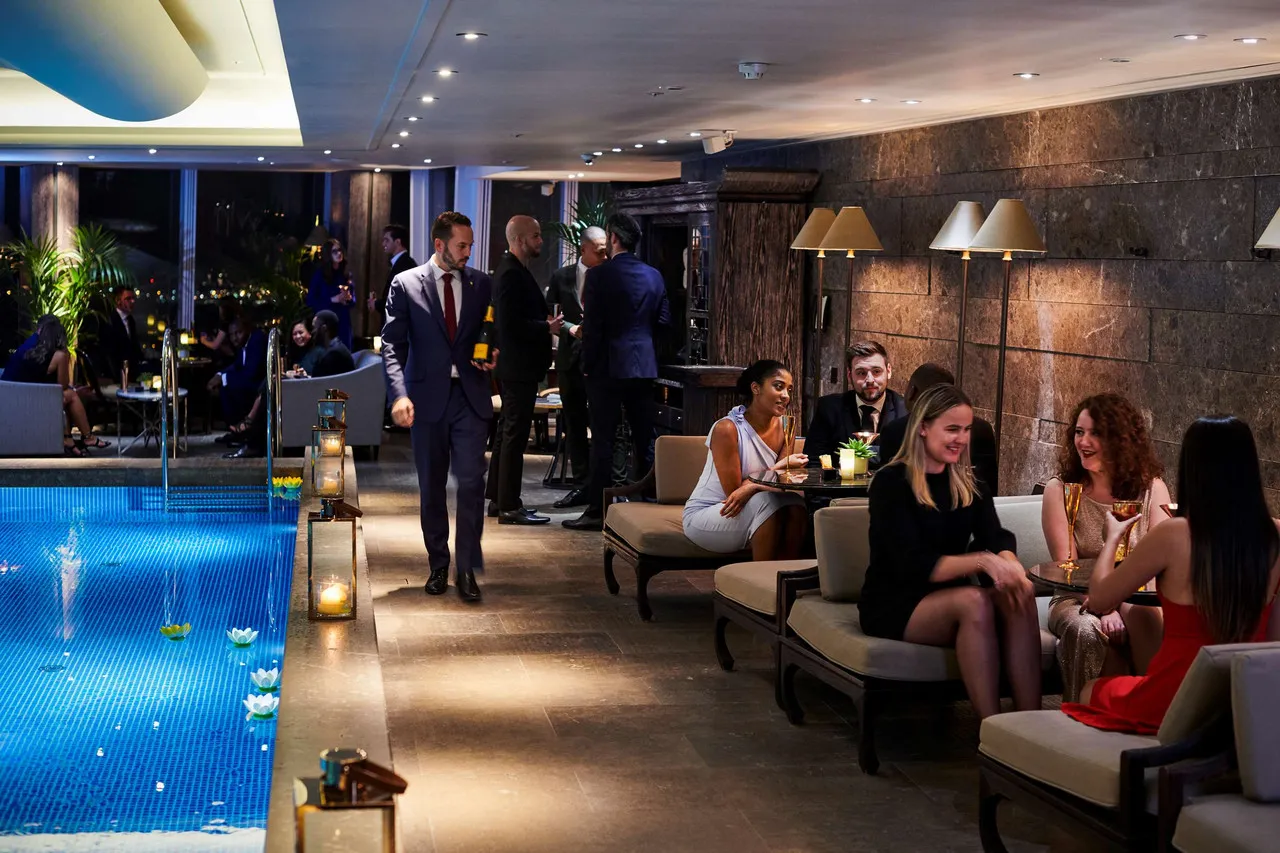Shangri-La The Shard — rooms and atmosphere