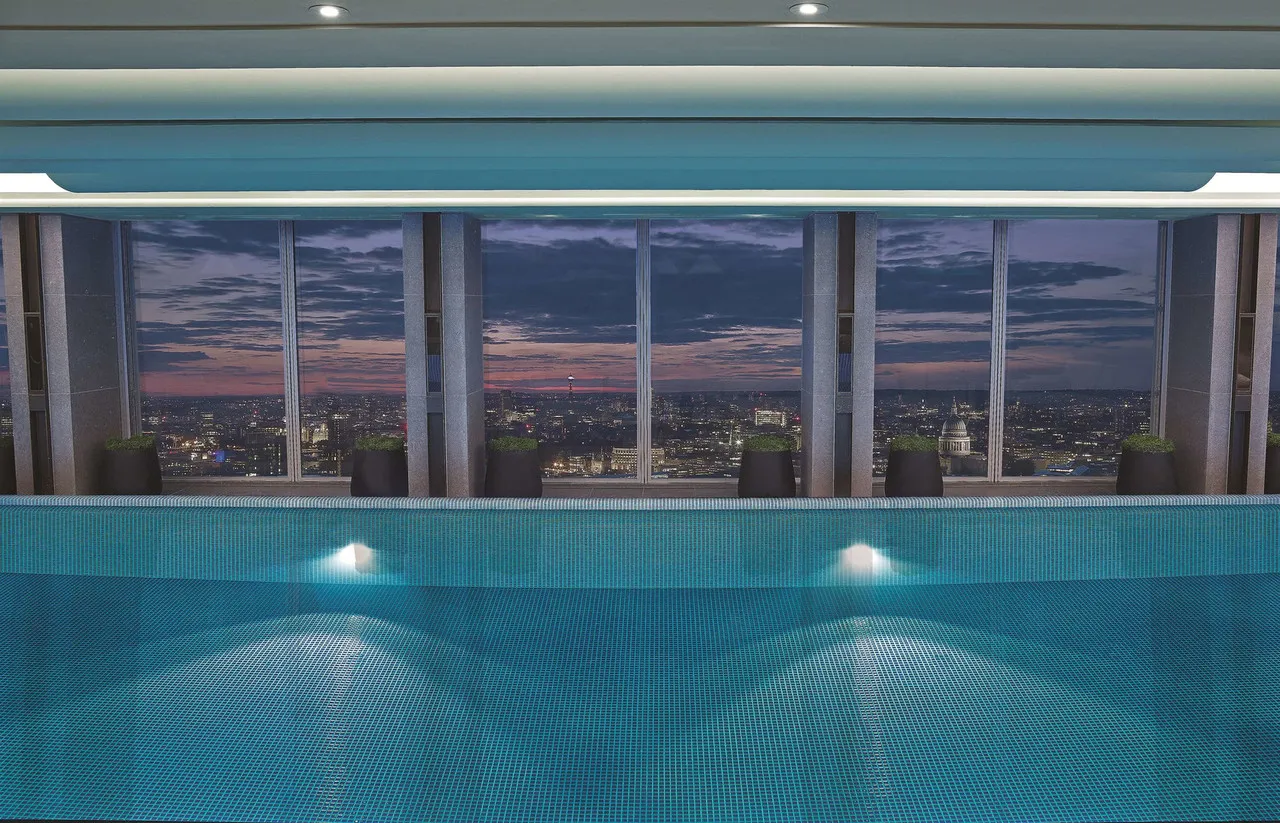 Shangri-La The Shard — rooms and atmosphere