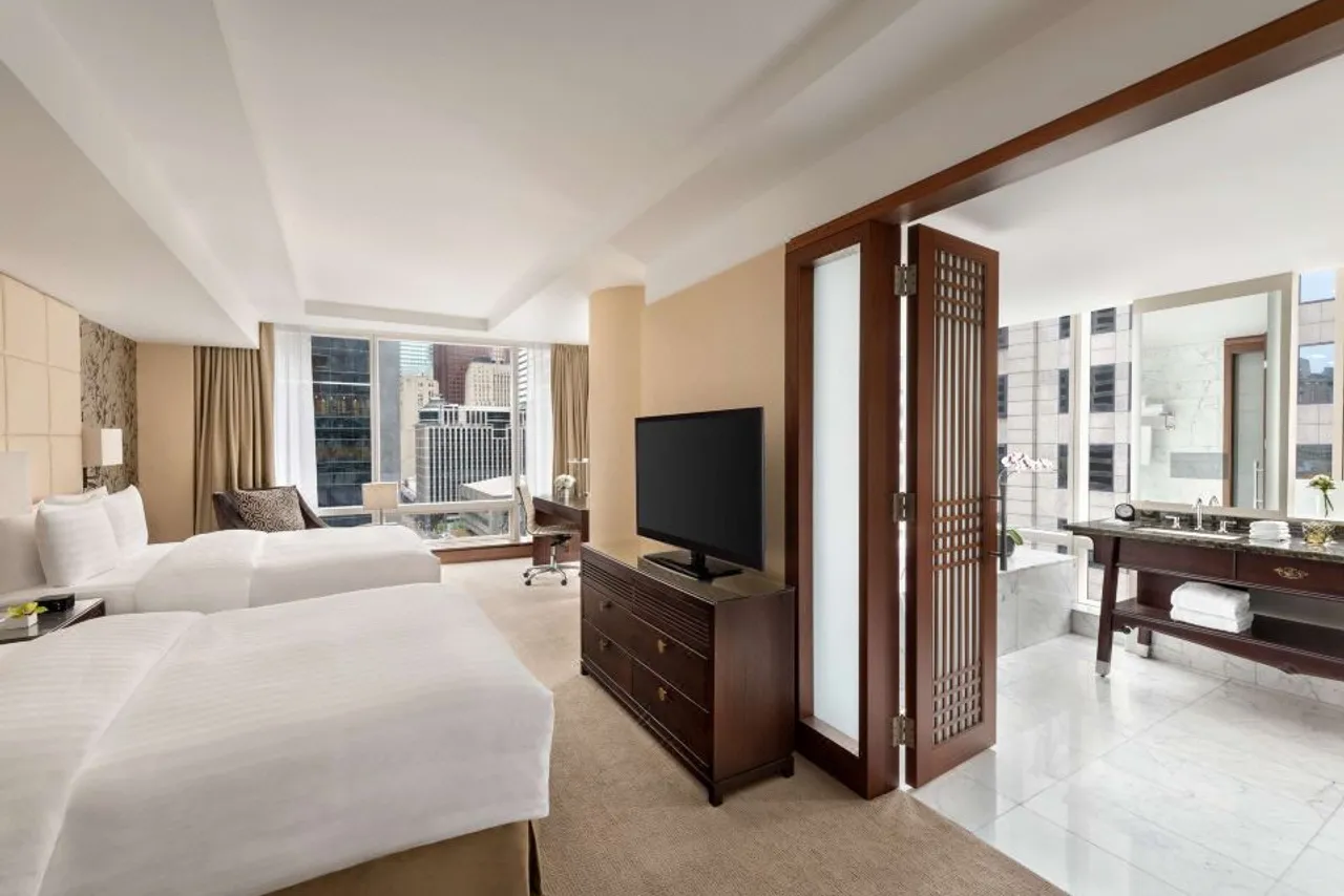 Shangri-La Toronto — โรงแรมในโทรอนโต