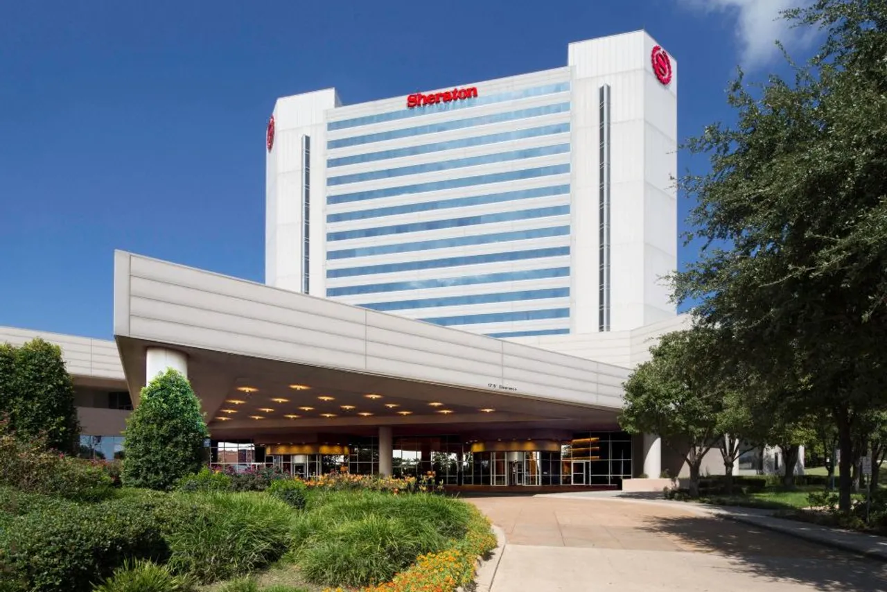Sheraton Arlington Hotel — โรงแรมในใกล้ AT&T Stadium