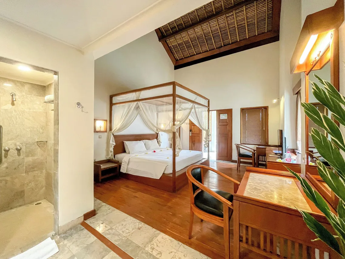 Sheraton Bali Kuta Resort — rooms and atmosphere