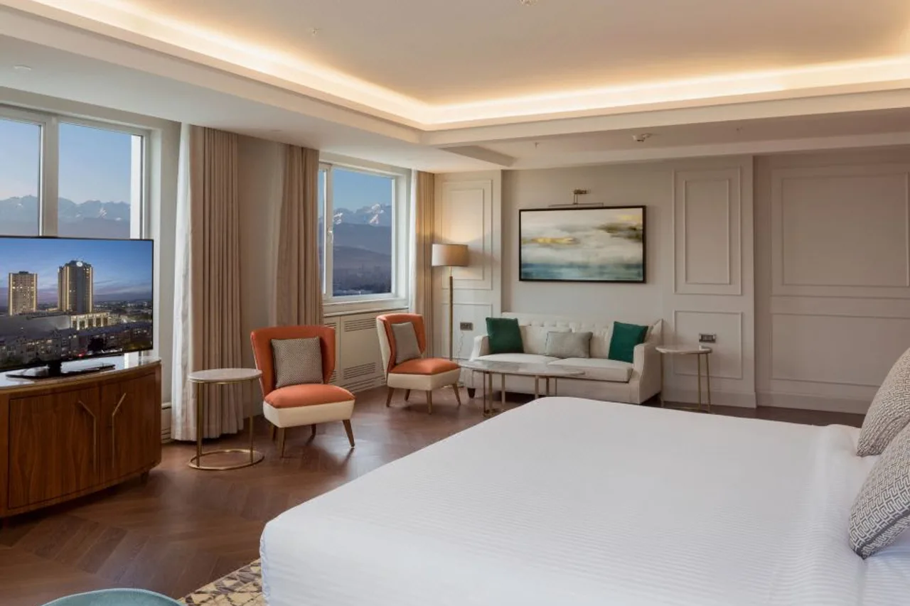 Sheraton Bishkek — ภาพห้องพักและบรรยากาศ