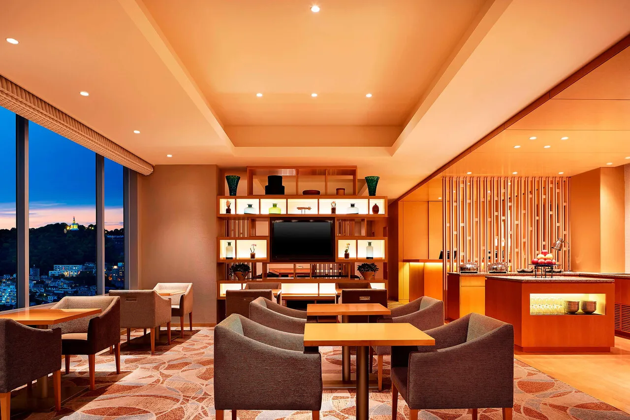Sheraton Grand Hiroshima Hotel — rooms and atmosphere