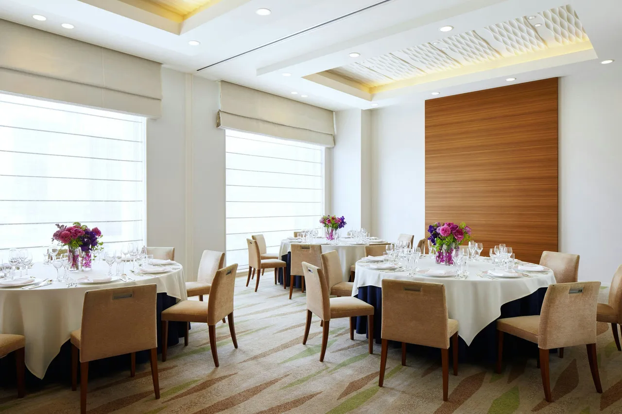 Sheraton Grand Hiroshima Hotel — rooms and atmosphere