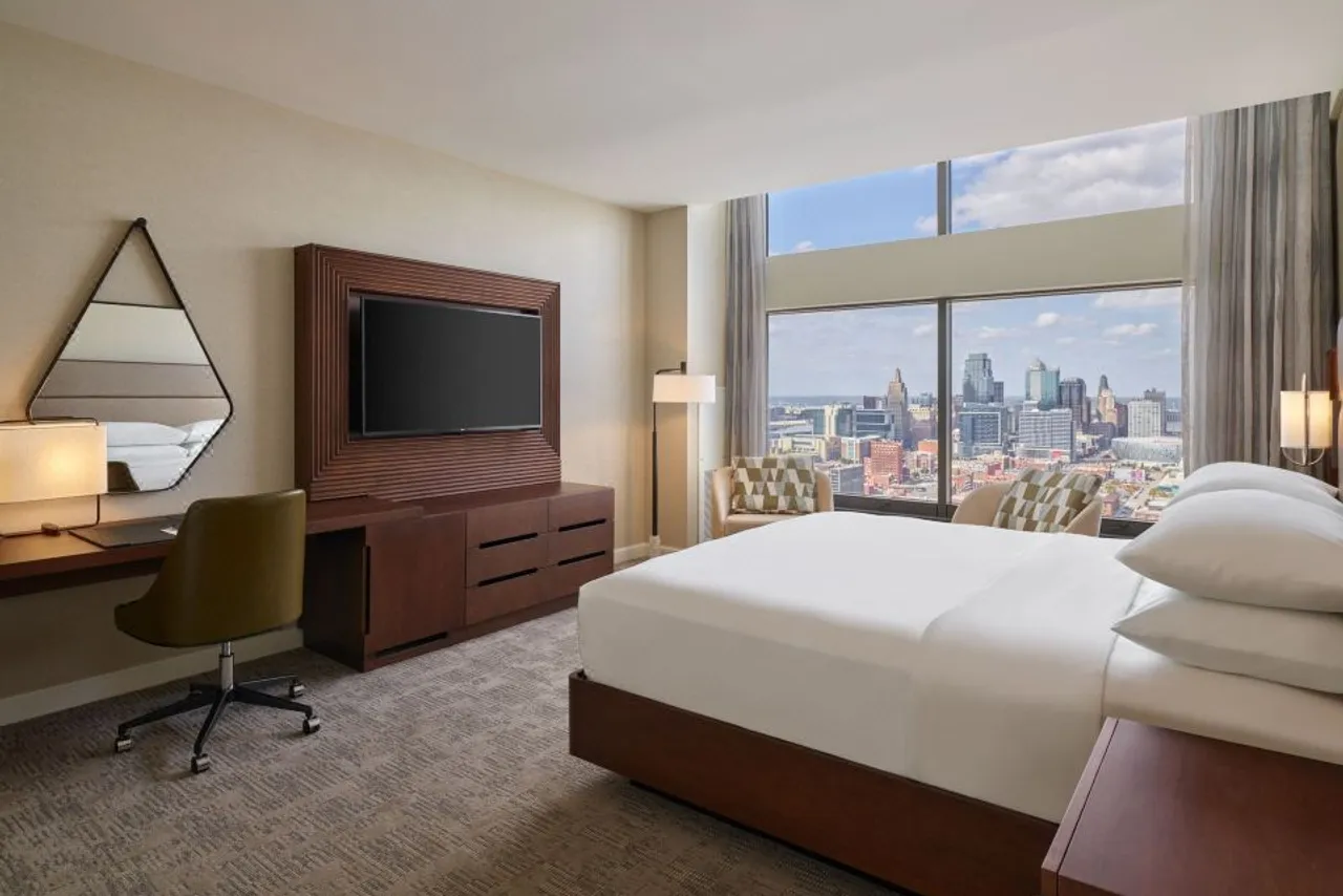 Sheraton Kansas City Hotel at Crown Center — ภาพห้องพักและบรรยากาศ