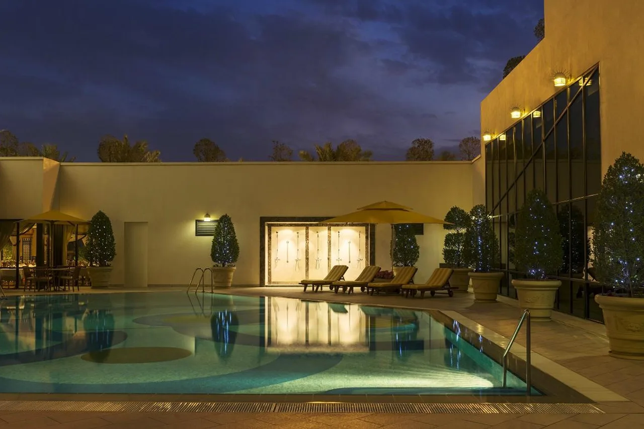 Sheraton Kuwait, a Luxury Collection Hotel — โรงแรมในคูเวตซิตี