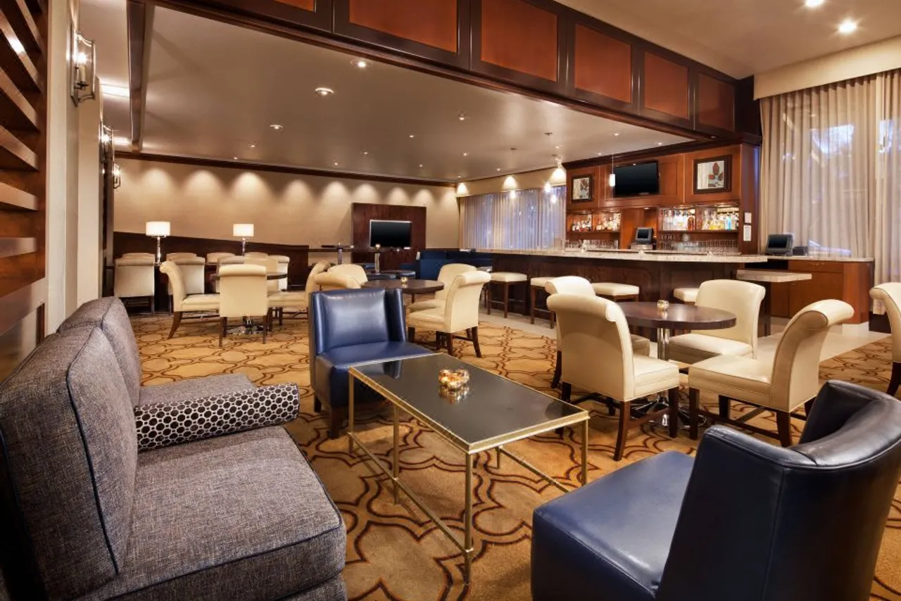Sheraton Park Hotel at the Anaheim Resort — ภาพห้องพักและบรรยากาศ