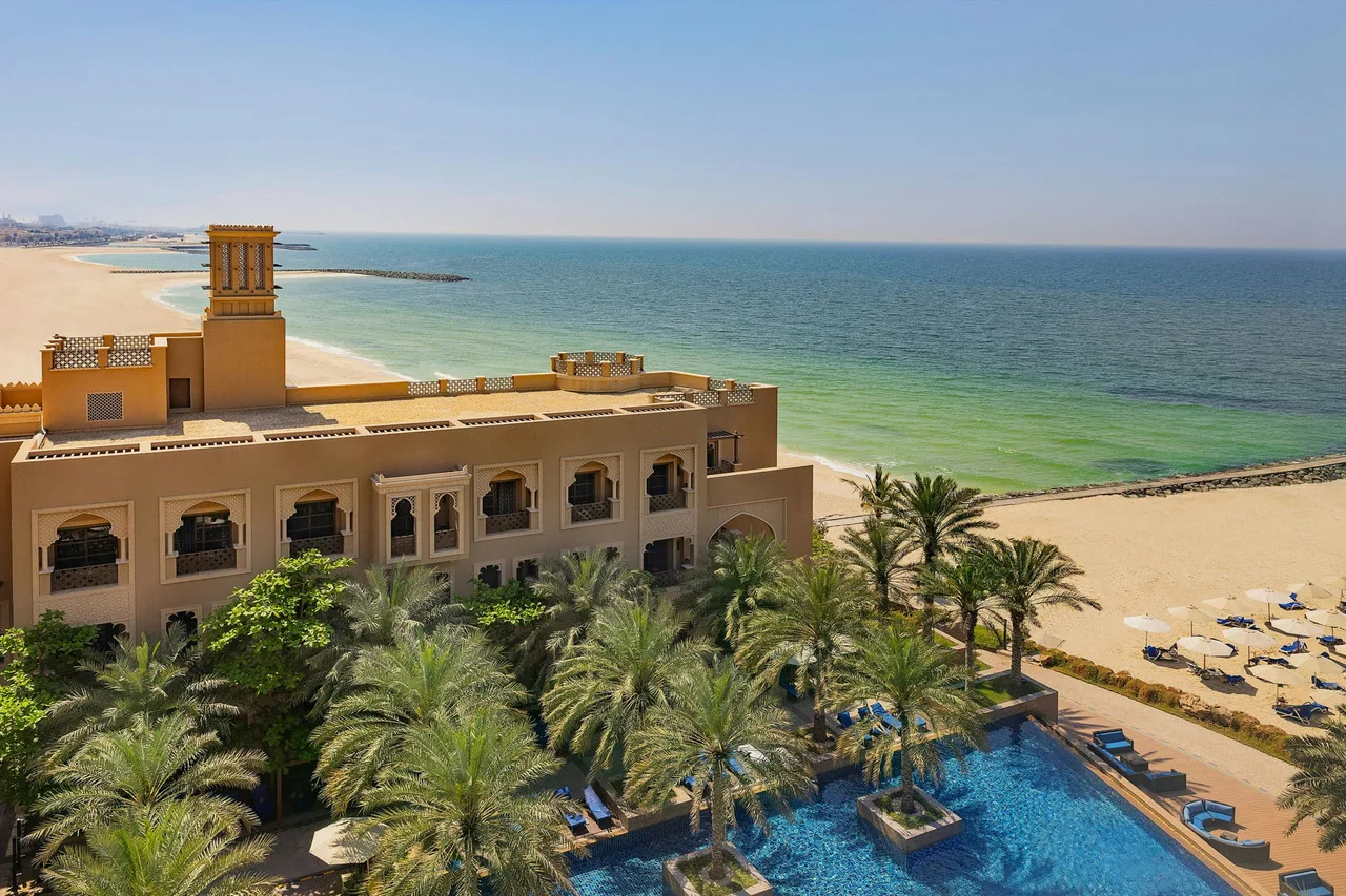 Sheraton Sharjah Beach Resort & Spa — ภาพห้องพักและบรรยากาศ