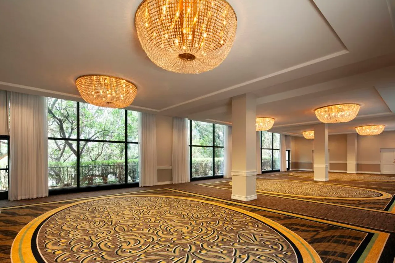 Sheraton Universal Hotel — ภาพห้องพักและบรรยากาศ