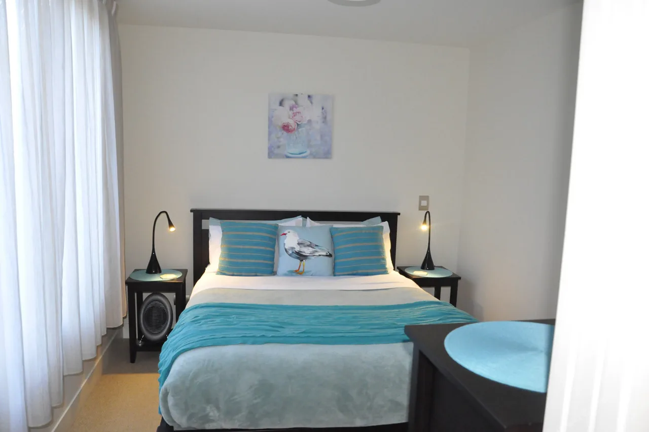 Shetland Court Apartments — rooms and atmosphere