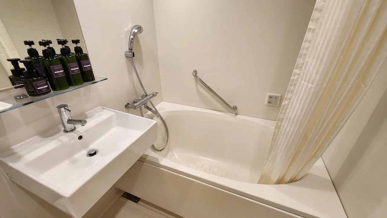 Shin-Osaka Station Hotel — rooms and atmosphere