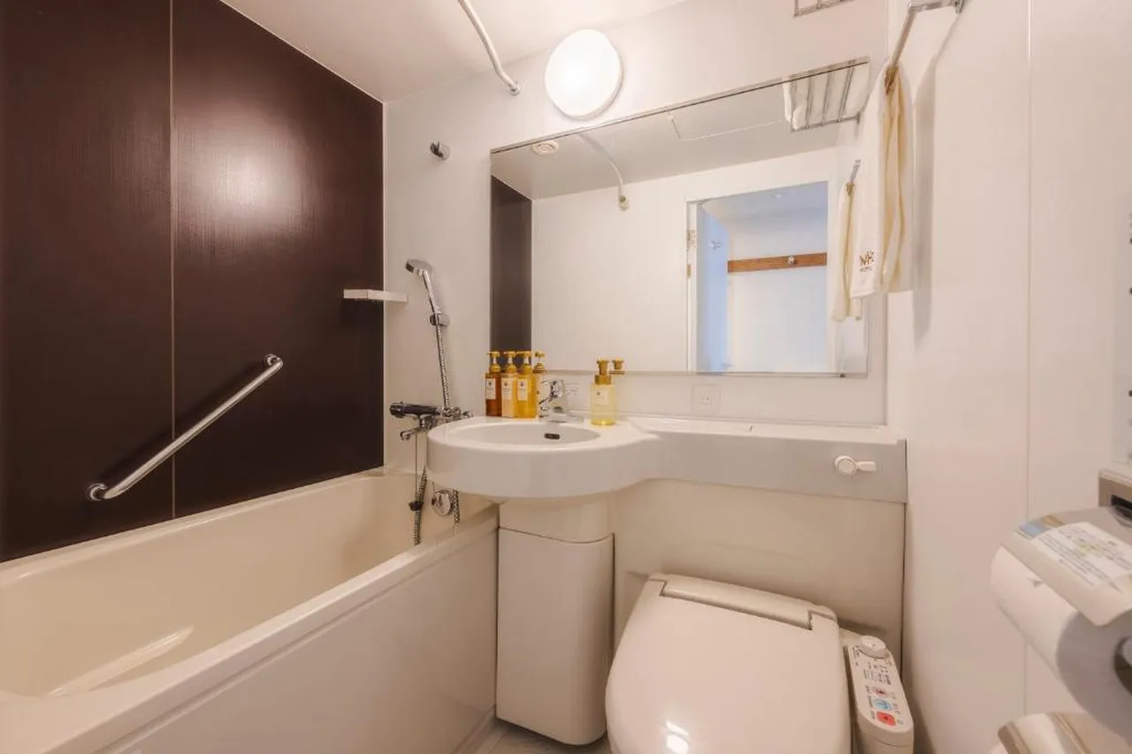 Shinjuku Washington Hotel — rooms and atmosphere