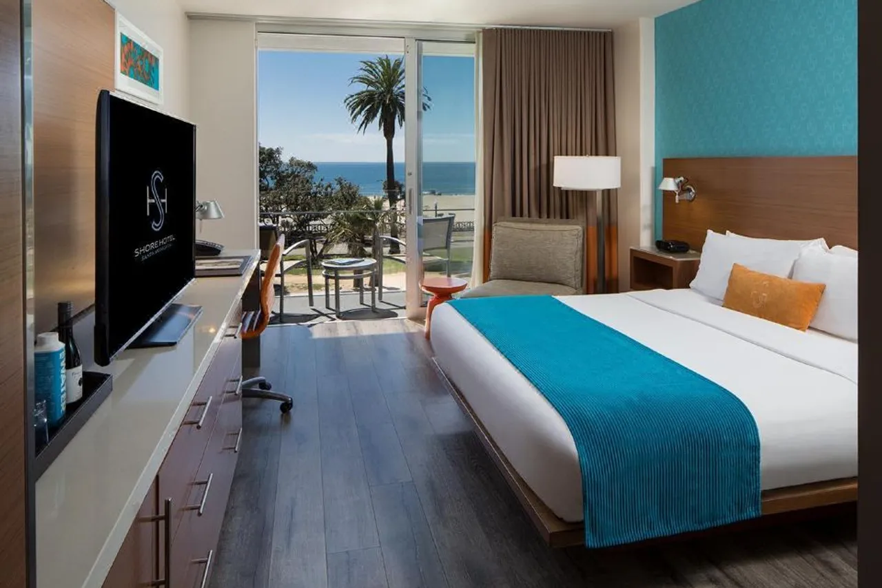 Shore Hotel — ภาพห้องพักและบรรยากาศ