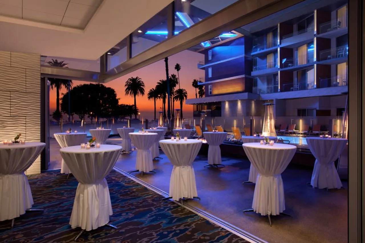 Shore Hotel — ภาพห้องพักและบรรยากาศ