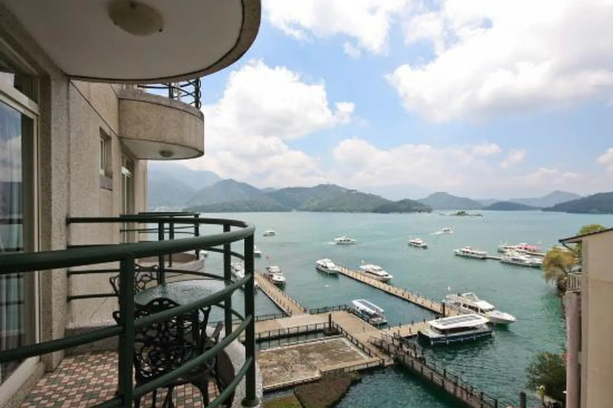Shui Sha Lian Hotel — rooms and atmosphere