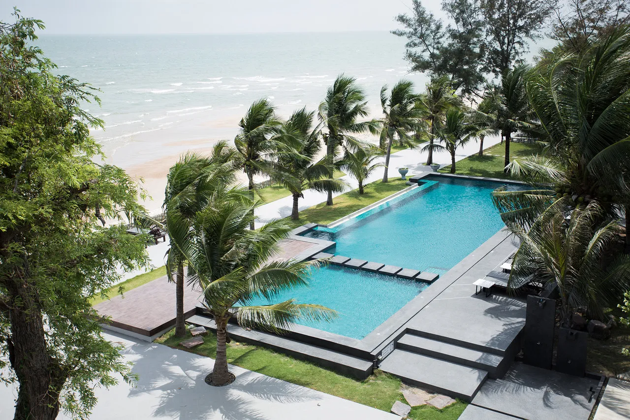 Siam Beach Resort Hua Hin — rooms and atmosphere