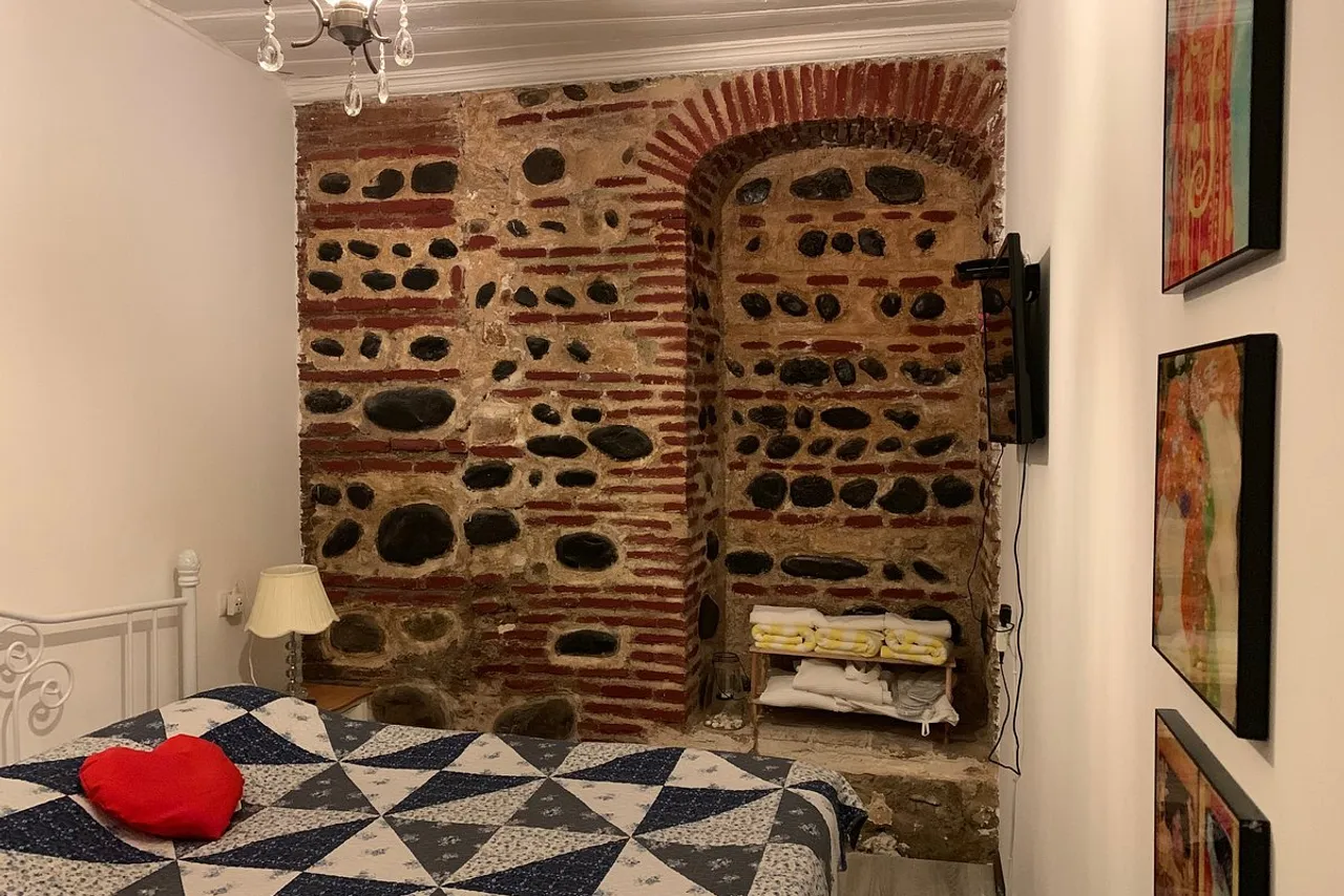 Sighnaghi Art Hotel — ภาพห้องพักและบรรยากาศ