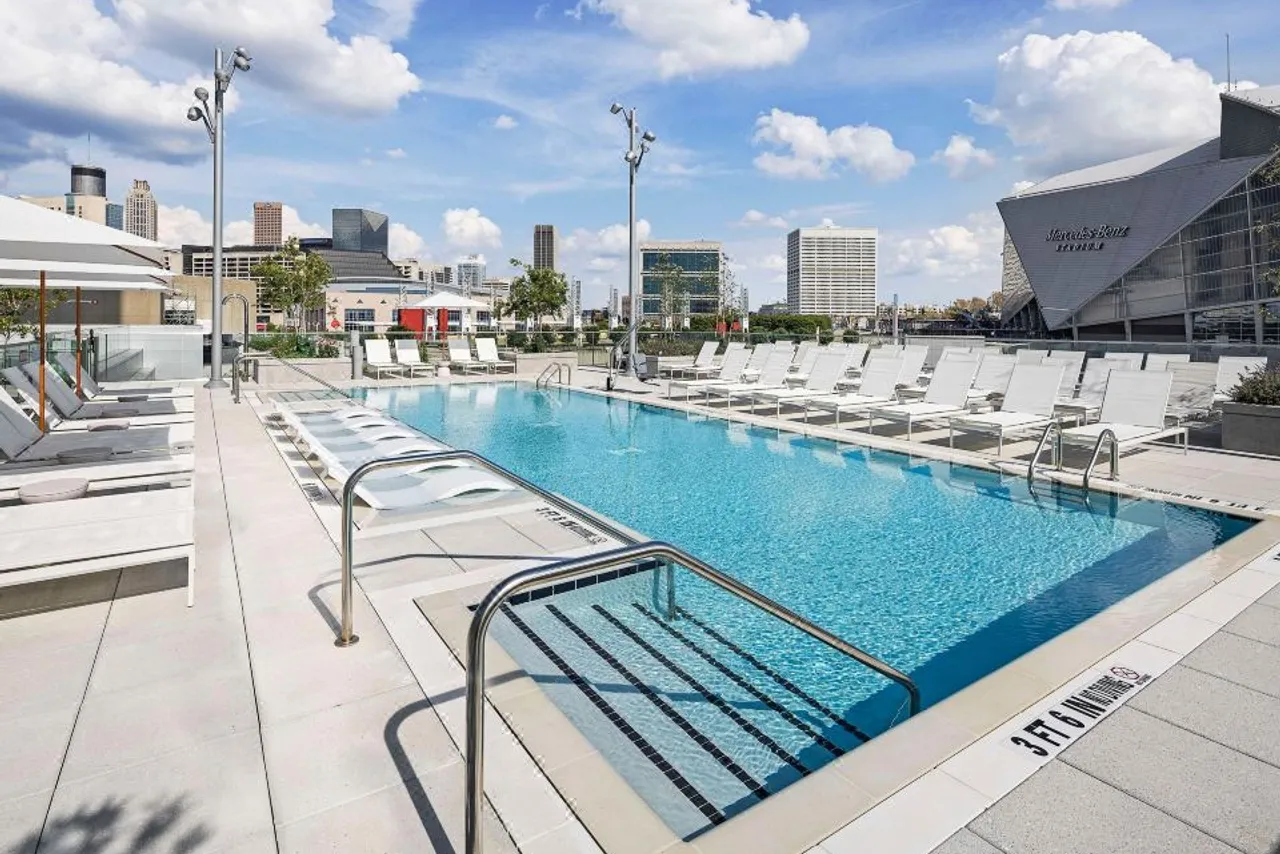 10 โรงแรมใกล้ Mercedes-Benz Stadium แอตแลนตา — ที่พักดูเกม/คอนเสิร์ต (Downtown)