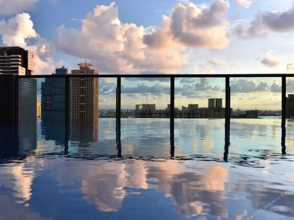 Silks Club — ภาพห้องพักและบรรยากาศ