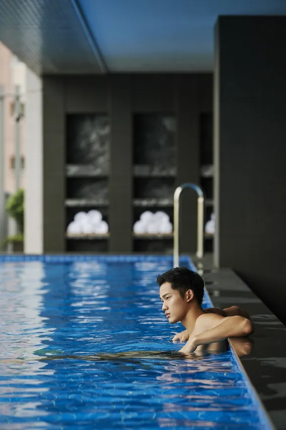 Silks Club — ภาพห้องพักและบรรยากาศ