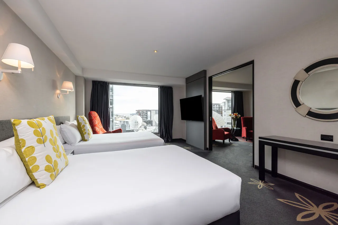 SKYCITY Hotel Auckland — rooms and atmosphere