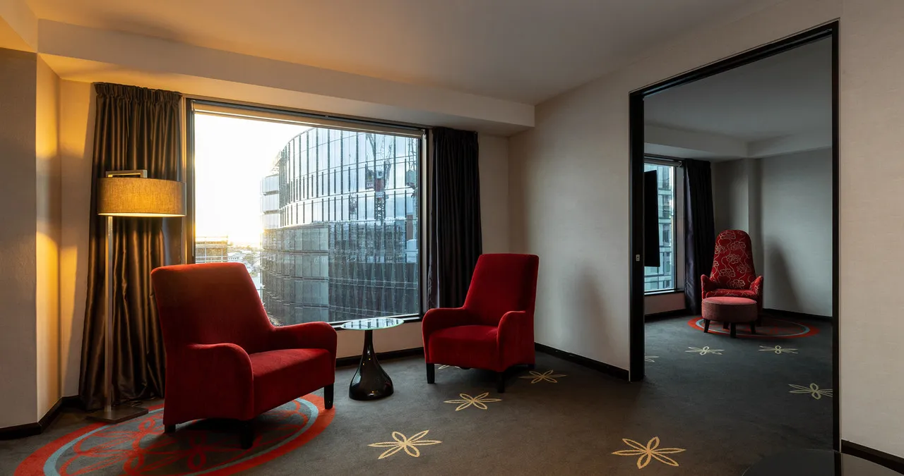 SKYCITY Hotel Auckland — rooms and atmosphere