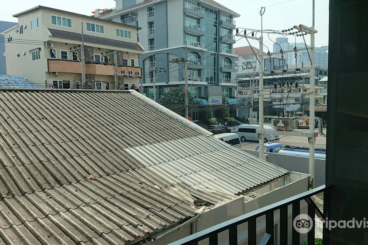 Sleep With Me Pattaya — rooms and atmosphere