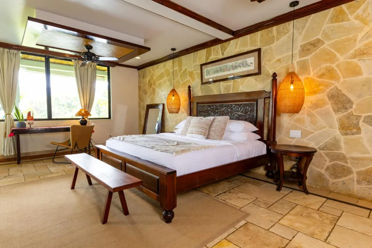 The Rainforest Lodge at Sleeping Giant — rooms and atmosphere