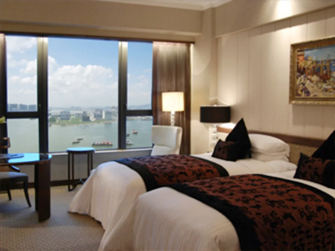 Sofitel Macau at Ponte 16 — rooms and atmosphere
