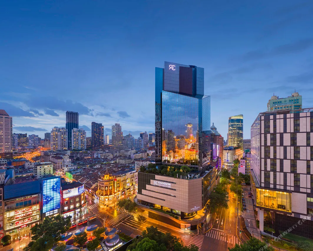 Sofitel Shanghai Hyland — rooms and atmosphere
