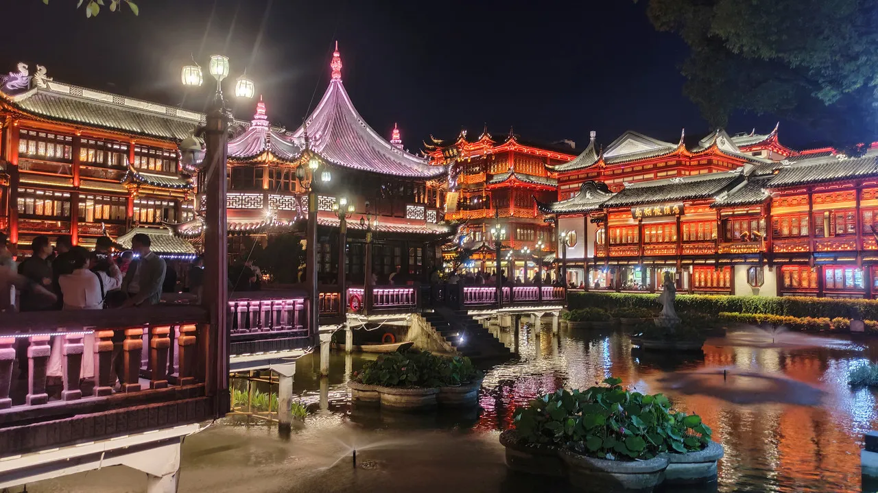 Sofitel Shanghai Hyland — rooms and atmosphere