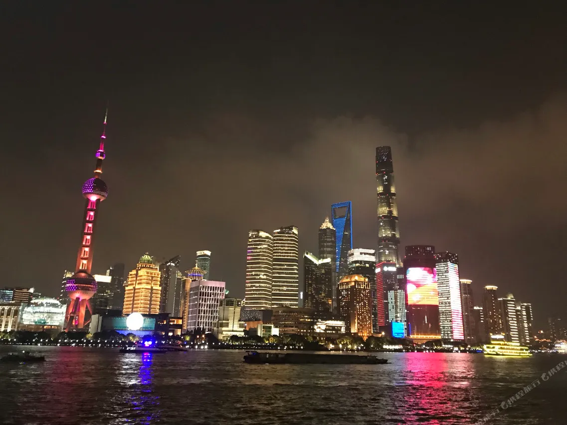 Sofitel Shanghai Hyland — rooms and atmosphere