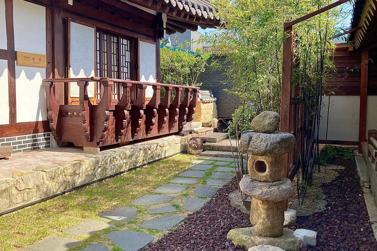 Soi Hanok Stay — rooms and atmosphere
