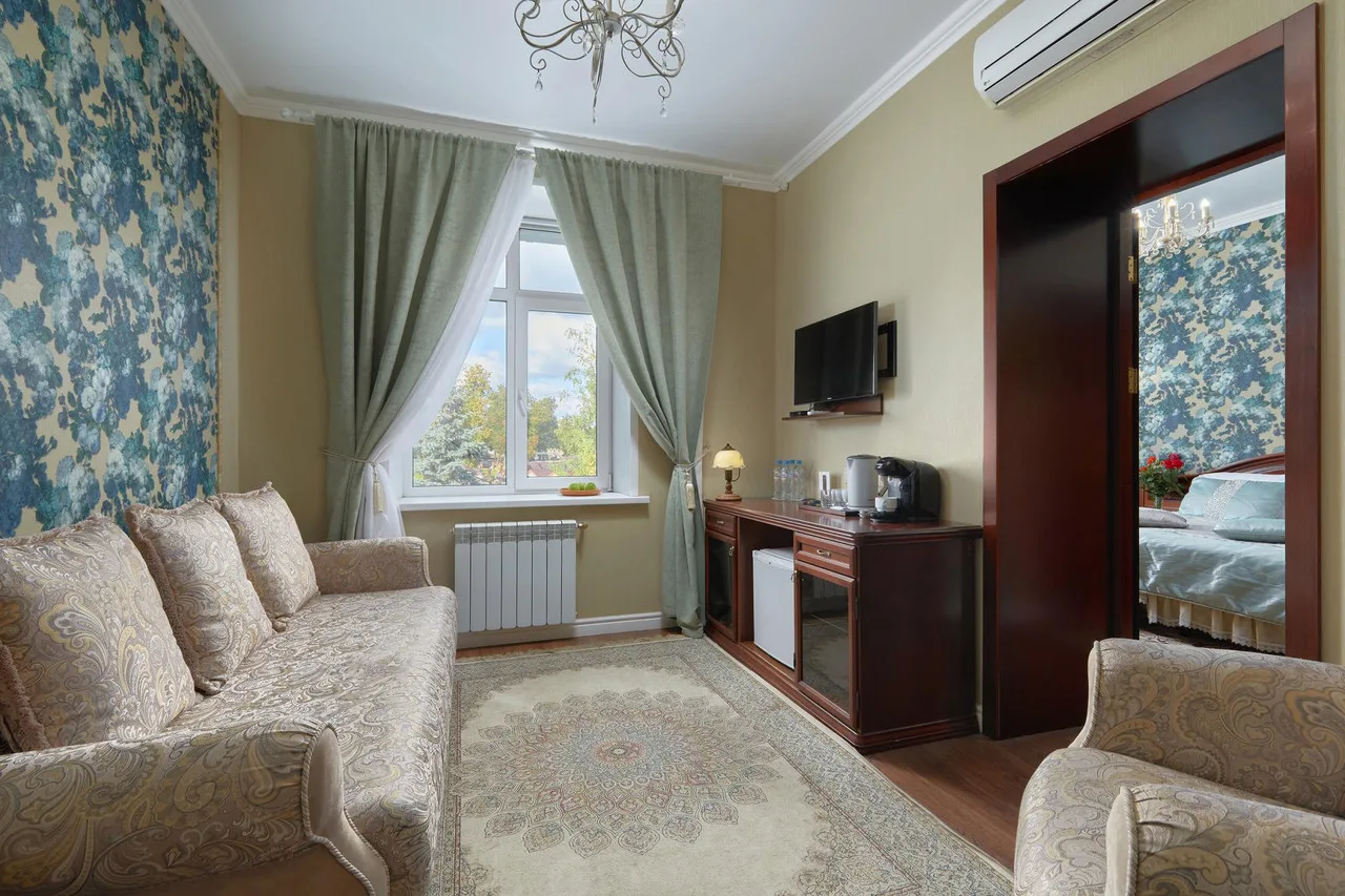 Sokol Hotel — ภาพห้องพักและบรรยากาศ
