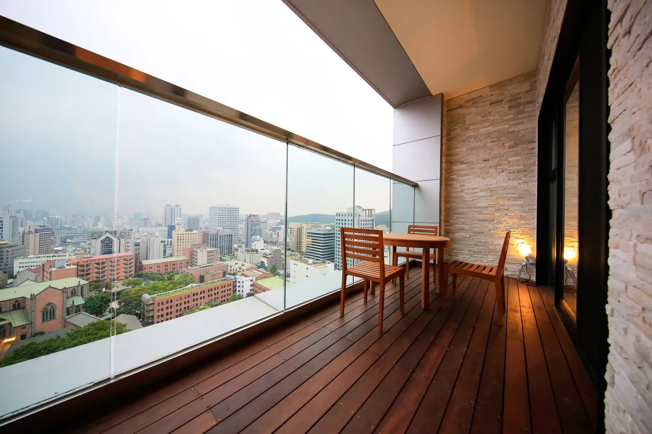 Solaria Nishitetsu Hotel Seoul Myeongdong — rooms and atmosphere
