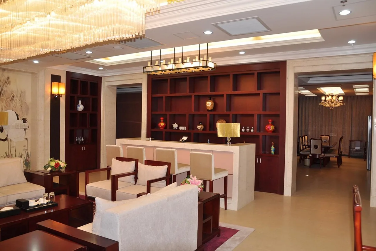 Soluxe Hotel N'Djamena — rooms and atmosphere