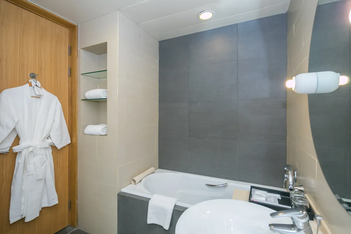Somerset International Building Tianjin — rooms and atmosphere