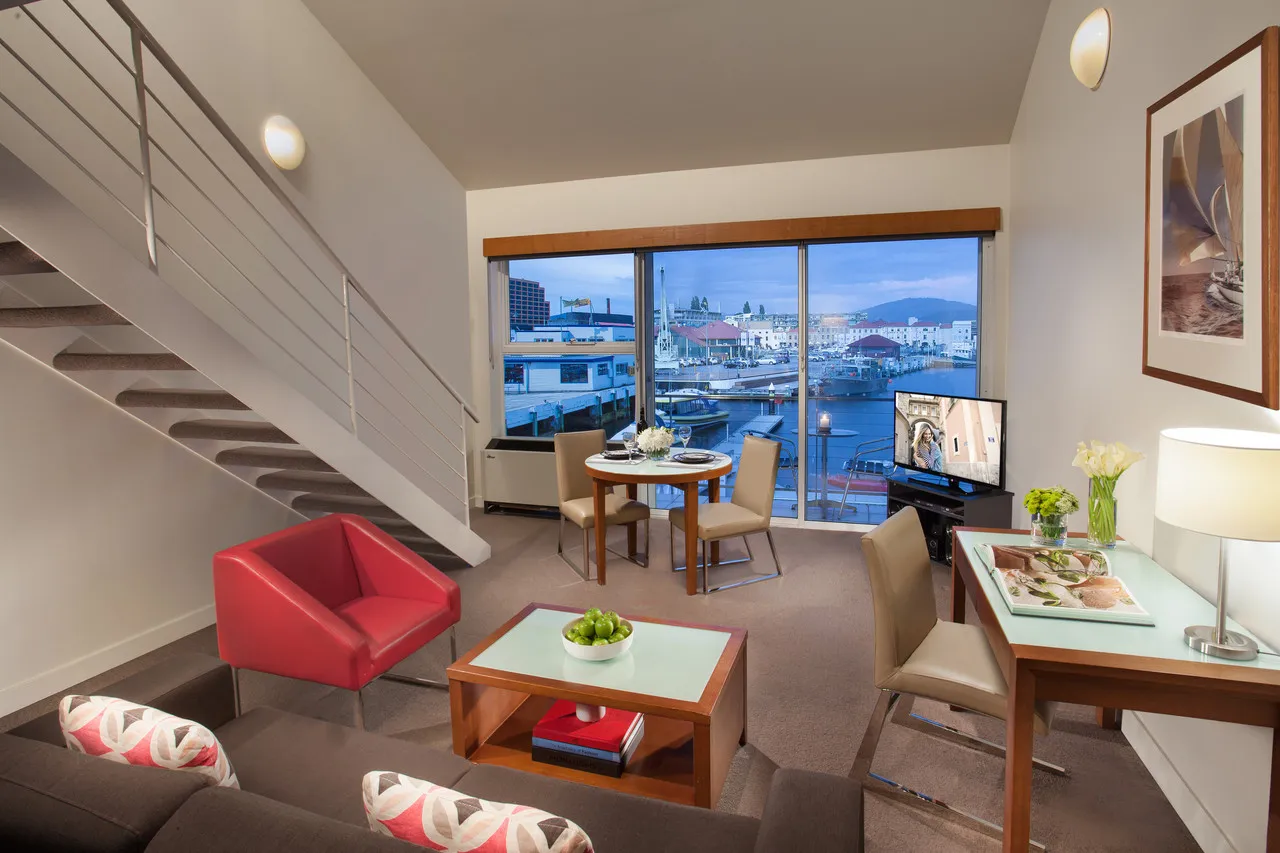 Somerset on the Pier Hobart — rooms and atmosphere