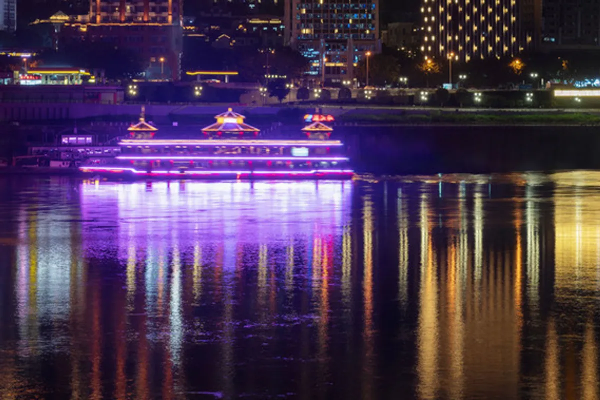 Somerset Yangtze River Chongqing — rooms and atmosphere