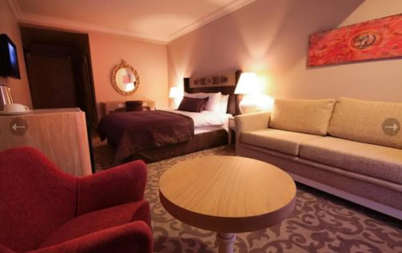 Sonno Boutique Rooms & Suites — rooms and atmosphere
