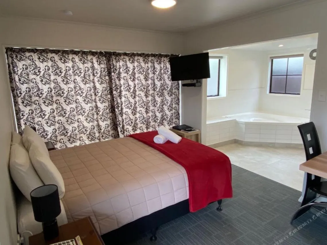 Southern Comfort Motel — rooms and atmosphere